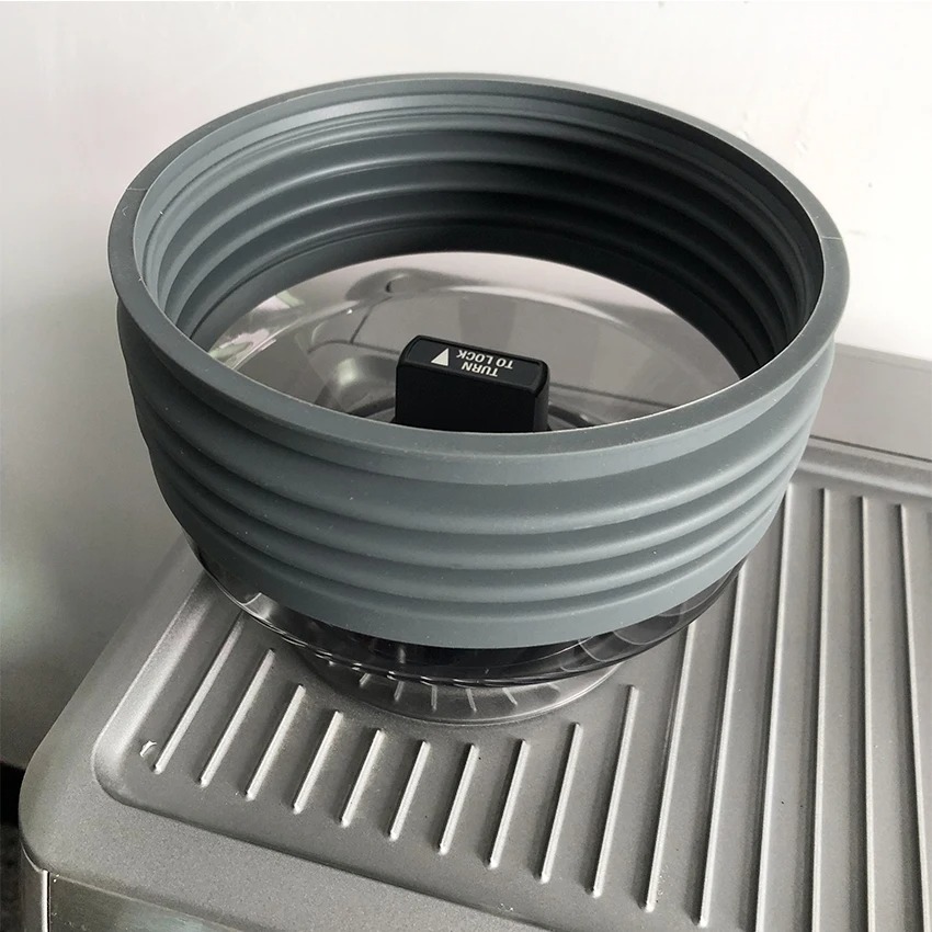 Flessibile in silicone e tramo - Breville Espresso Barista Express recensione e prezzo